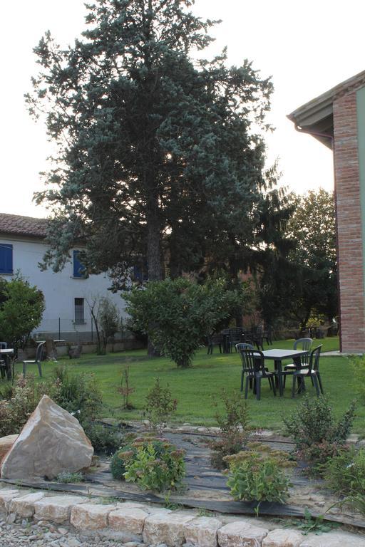 Agriturismo Bassanine Monticelli dʼOngina Eksteriør bilde